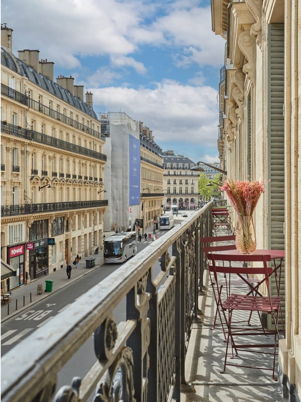 Balcon parisien restauré, ferronnerie et garde-corps d’origine